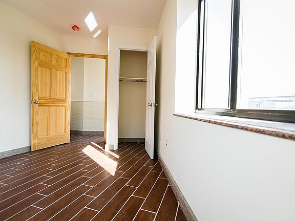 004_22_Troutman_Street__2-13
