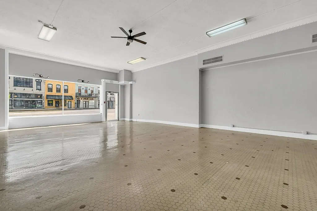 Studio, 2492 sqft, $1,995 — Photo 3