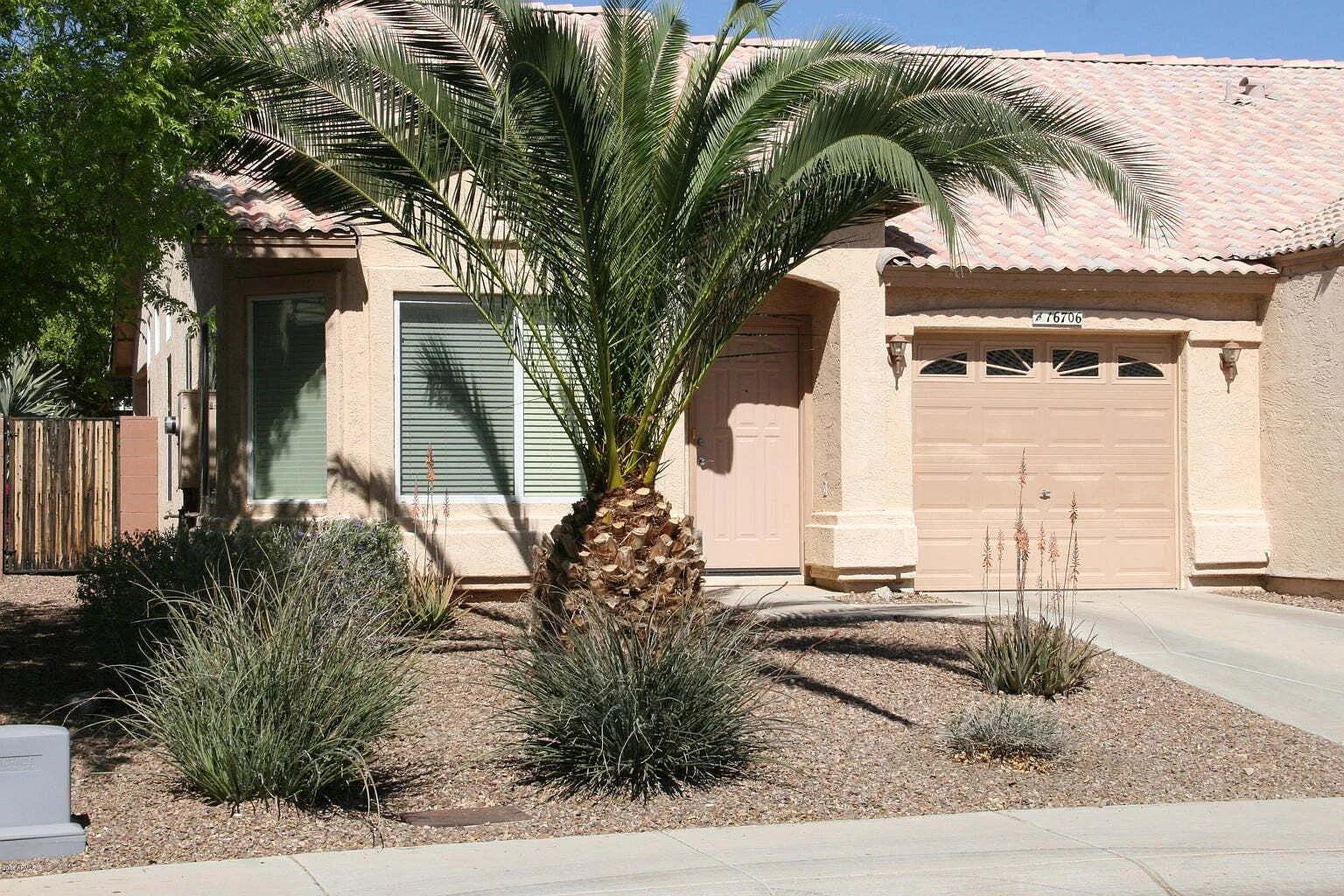 2 bed, 2.0 bath, 1109 sqft, $1,900 — Photo 2