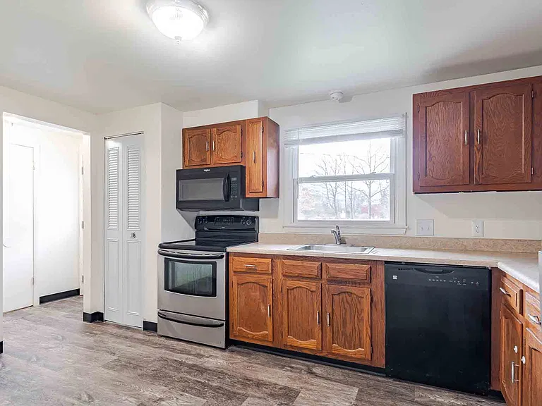 High Acres Apartments and Townhomes — Photo 6