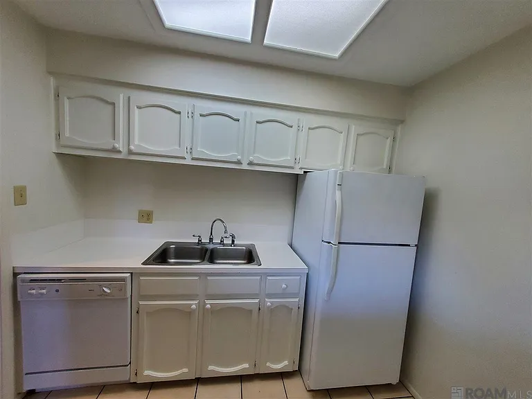 5151 Everett Ln — Photo 6