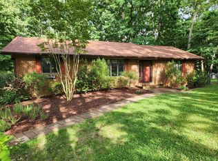 1109 Fairview Dr, Bedford, VA 24523