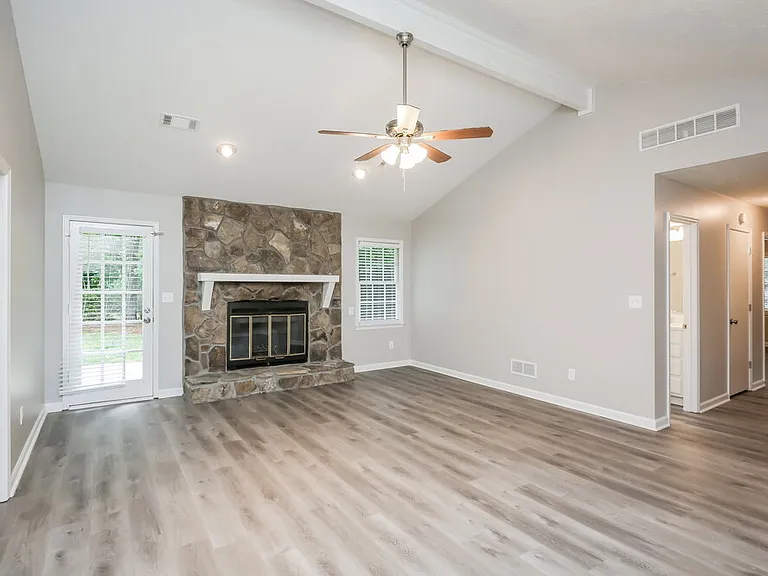 1882 Falcon Wood Dr NE — Photo 4
