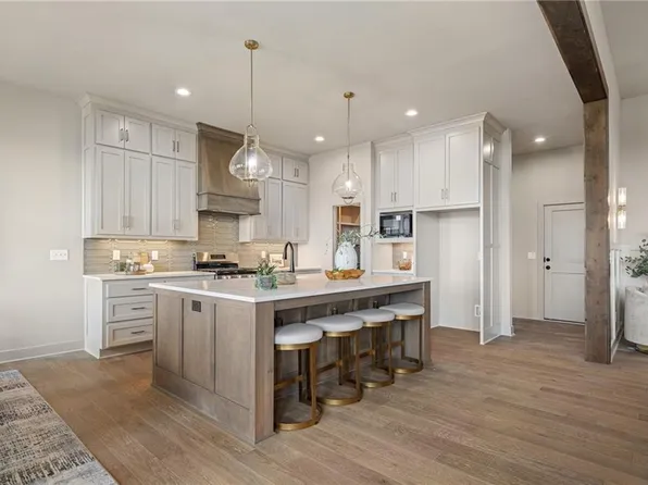24621 W 60th Ter, Shawnee, KS 66226