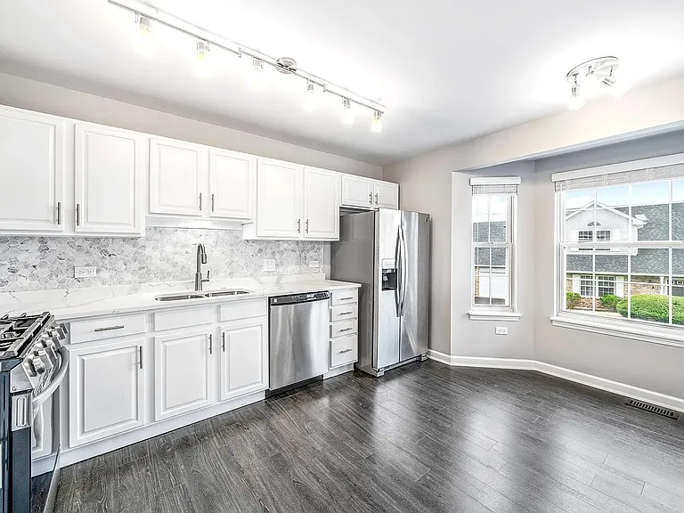 13843 Cambridge Cir — Photo 2