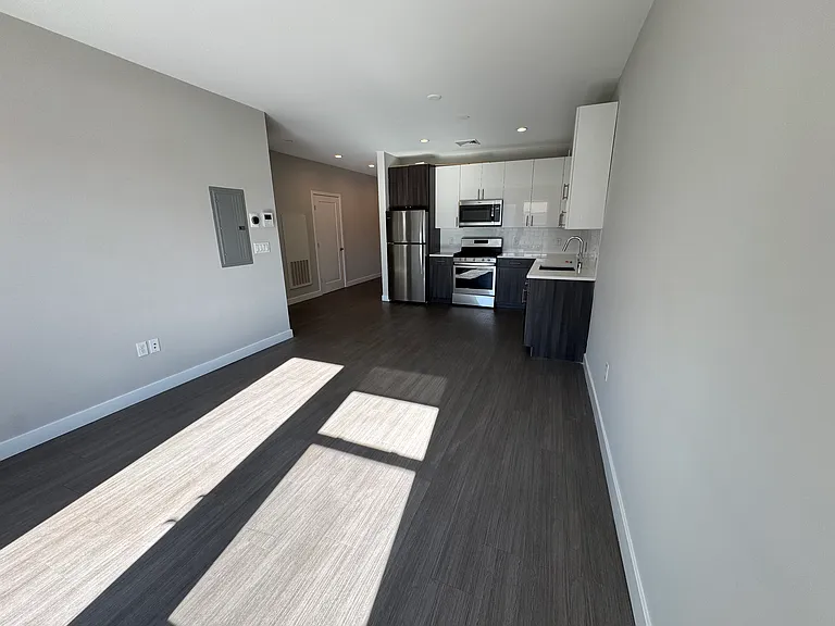Hillside Residence — Photo 23