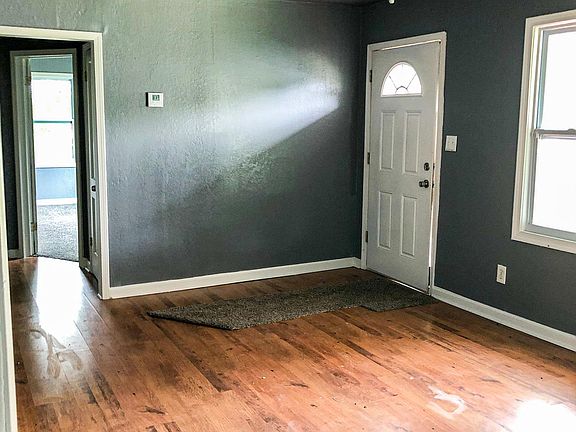 4th image of 609 Proctor Pl