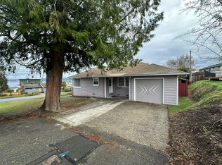 7605 S Lakeridge Dr, Seattle, WA 98178