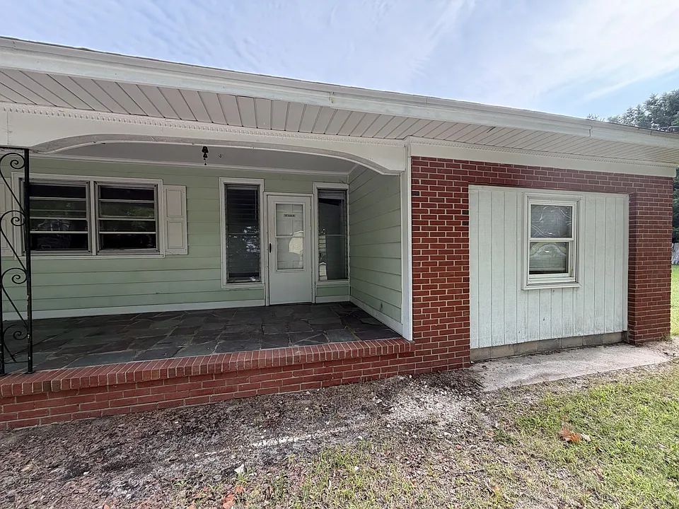 137 Honeysuckle Dr #B