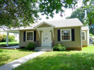 413 Mountain View St SW, Lenoir, NC 28645
