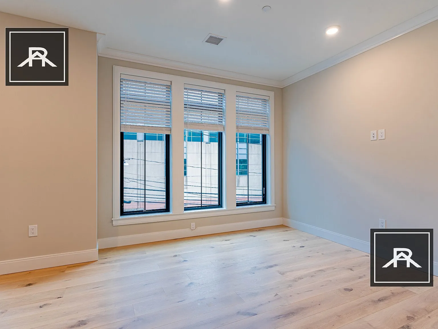 2 bed, 2.0 bath, 950 sqft, $3,990 — Photo 3