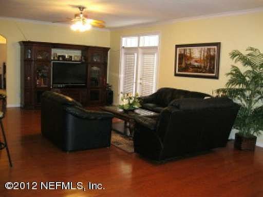 5th image of 11835 Magnolia Falls Dr