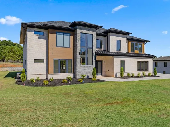 552 Versailles Dr, Auburn, GA 30011