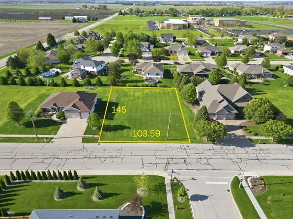 613 W Corning Ave, Peotone, IL 60468