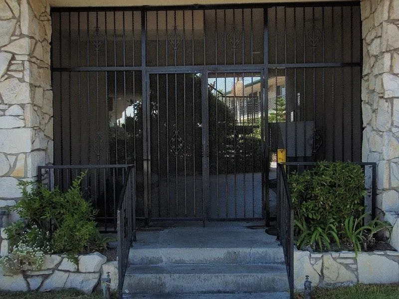 2 bed, 1.5 bath, 950 sqft, $2,800 — Photo 3