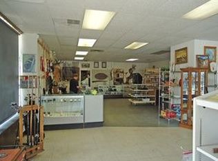 20 E 3rd St, Grove, OK 74344