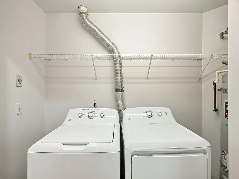 2-Bedroom Apartment for Rent at North Admiral Court - West Seattle — Photo 11