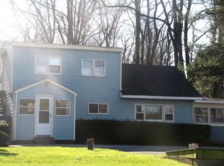 526 Forest Rd APT A, Wallkill, NY 12589