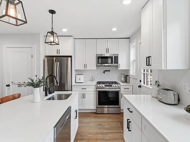 625 S Henry St — Photo 15