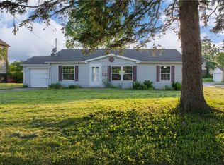 824 Emerson Ave, Farrell, PA 16121