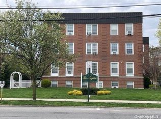 230 Central Ave APT 1G, Lawrence, NY 11559