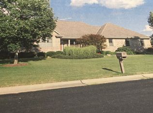 425 Queen Anne Cir, Union Grove, WI 53182