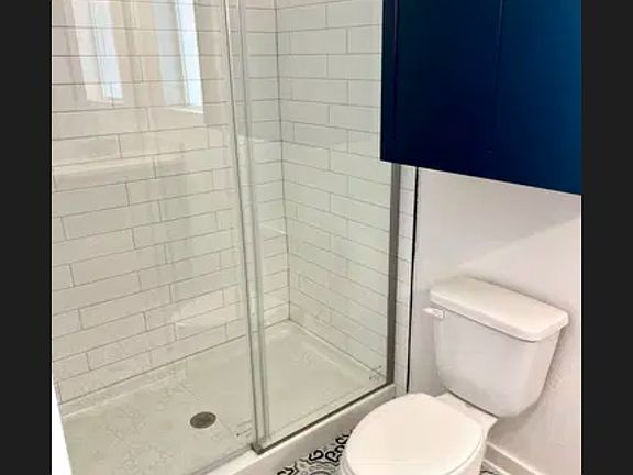4th image of 310 W Evergreen St #114-A