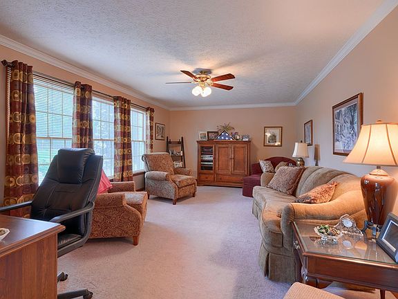 4th image of 112 Stafford Dr