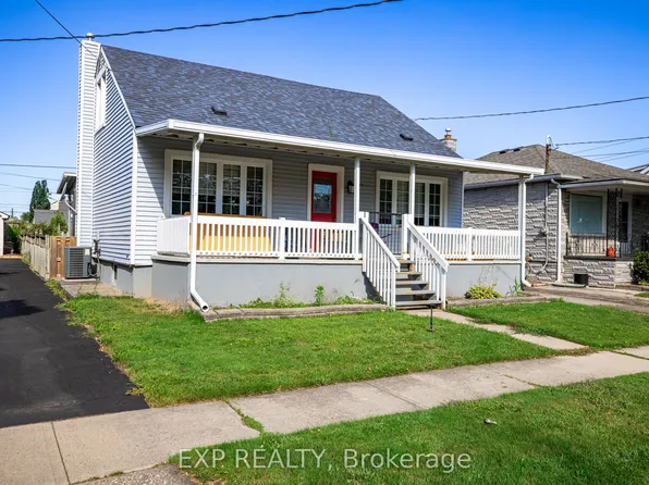 293 McAlpine Ave S, Welland, ON L3B 1V1