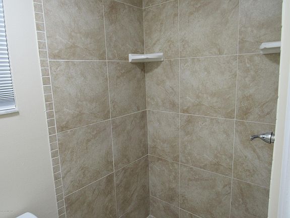 4th image of 507 Adams Ave #507
