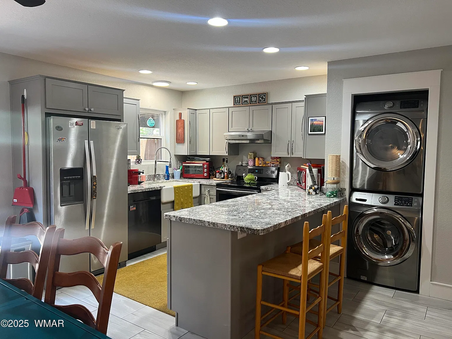 2 bed, 1333 sqft, $1,900 — Photo 3