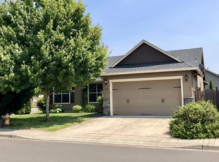 1005 S 41st St, Springfield, OR 97478