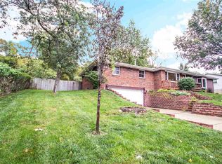 1404 Parkway Dr, Pekin, IL