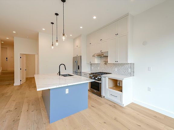 5th image of 19 Walter St