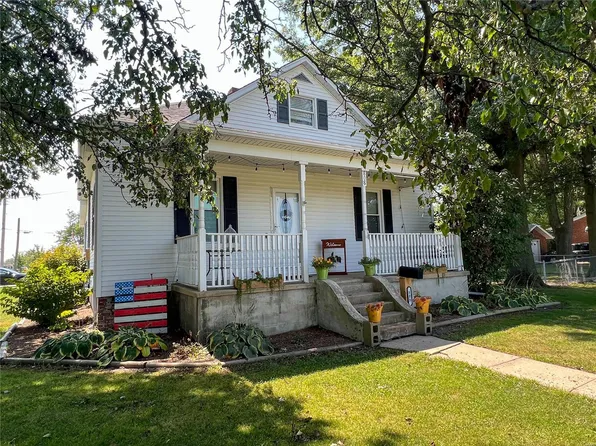 808 E Main St, Mount Olive, IL 62069
