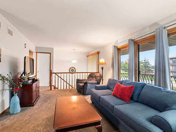 5th image of 16044 Eagle Ridge Dr
