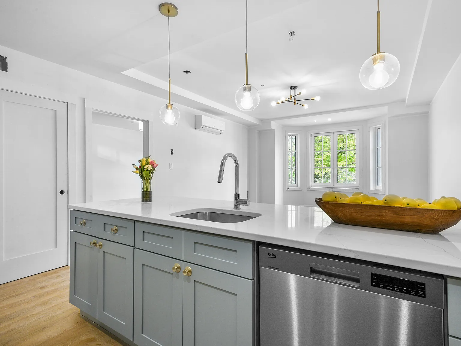 1 bed, 792 sqft, $3,795 — Photo 2