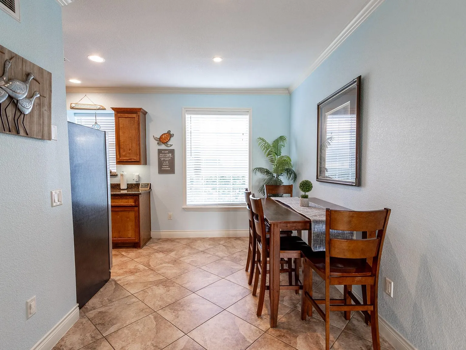 1 bed, 1.0 bath, 825 sqft, $1,500 — Photo 2