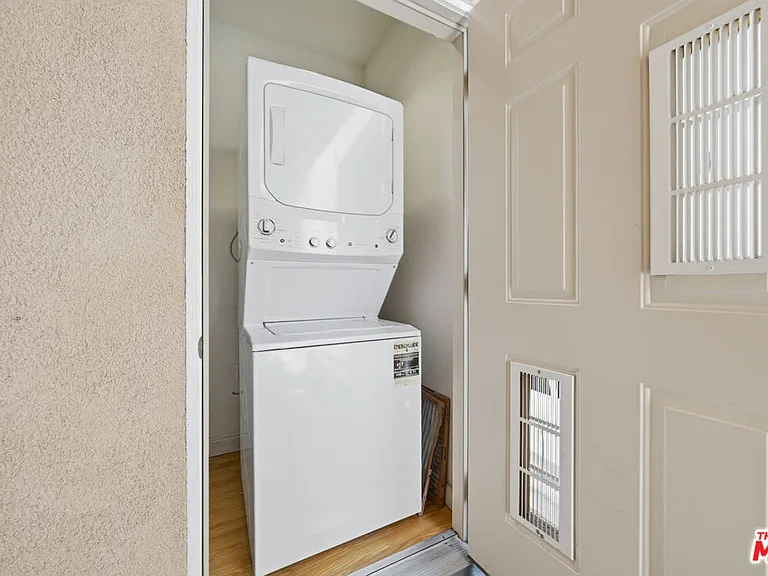 1037 S Fedora St #204 — Photo 7