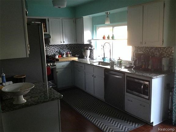 4th image of 37308 Glenbrook Dr