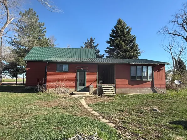 102 Shannon St, Tripp, SD 57376