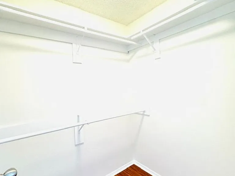 428 — Photo 5