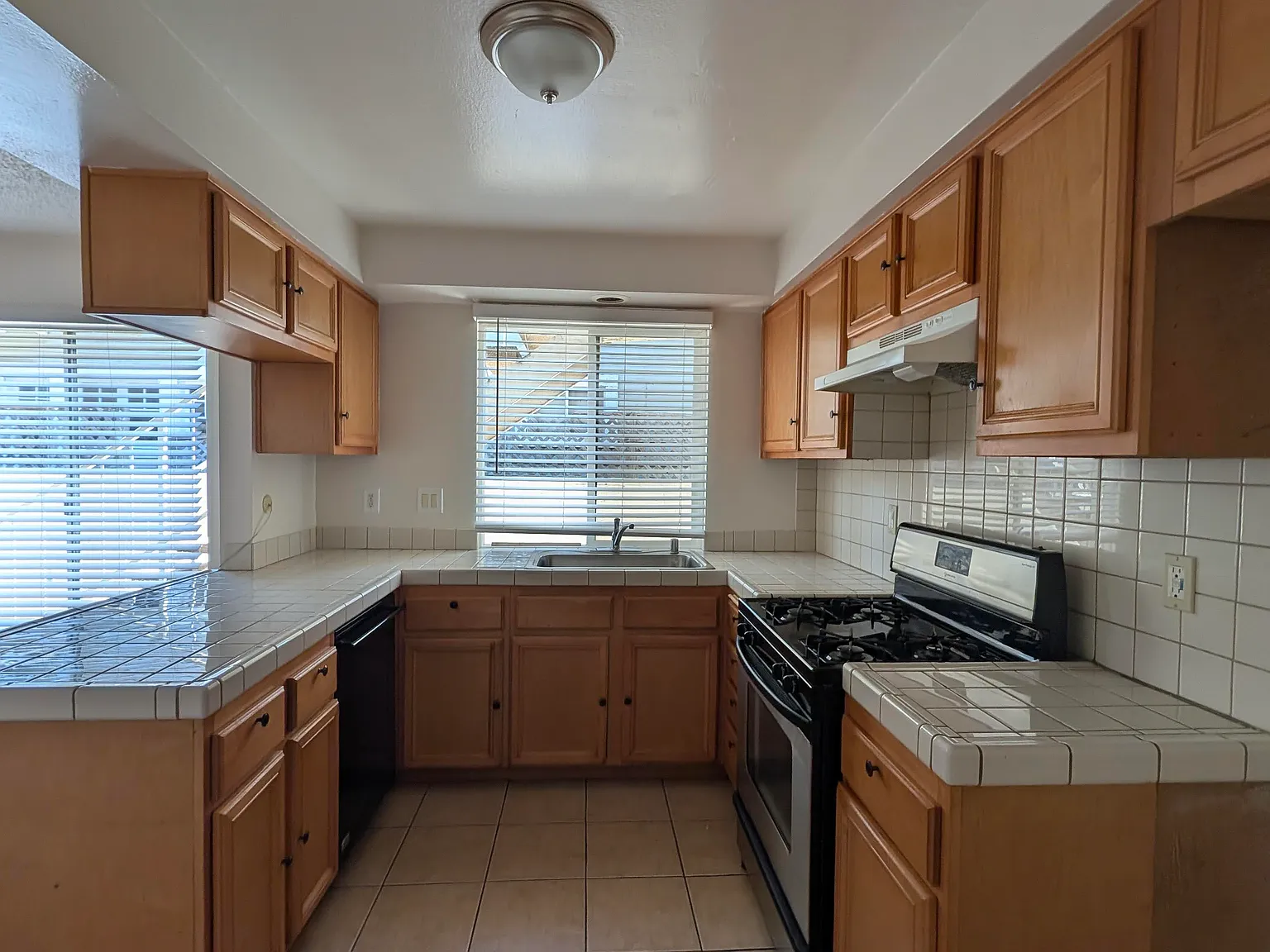 2 bed, 1.5 bath, $2,295 — Photo 4