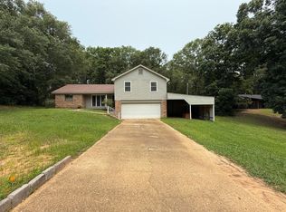 338 Pinewood Dr, Columbus, MS 39702