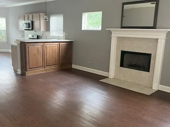 8 Pine Way, Conroe, TX 77304