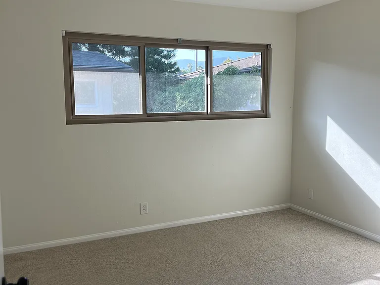1920 Chino St #D — Photo 14