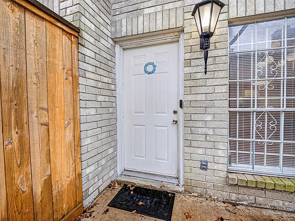 5th image of 3780 Tanglewilde St APT 309