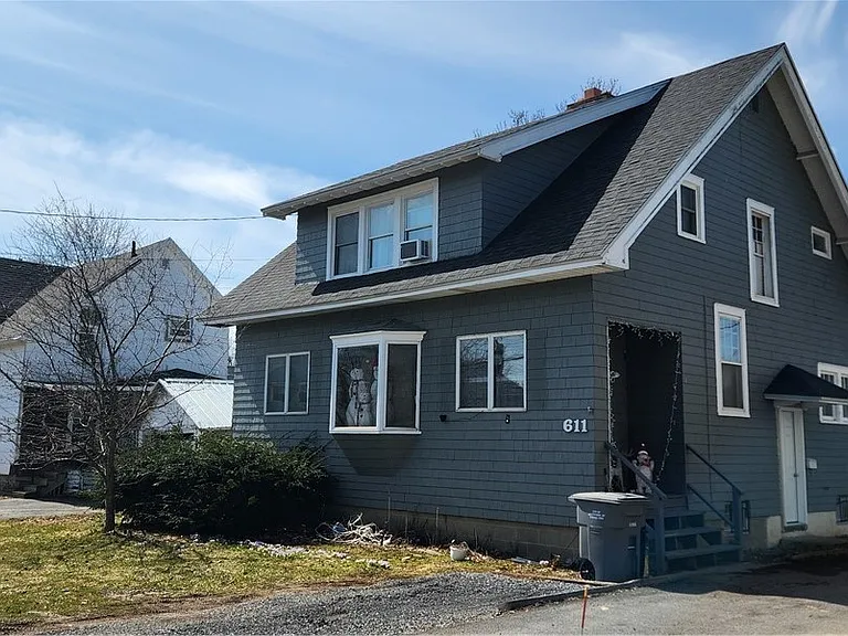611 Mill St — Photo 1