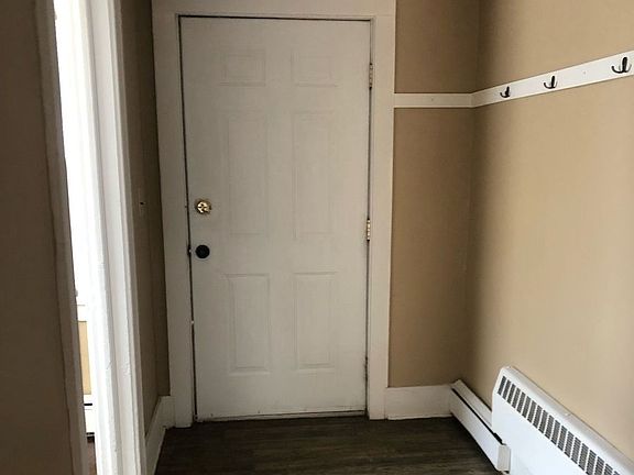 5th image of 412 E Avenue D APT 1