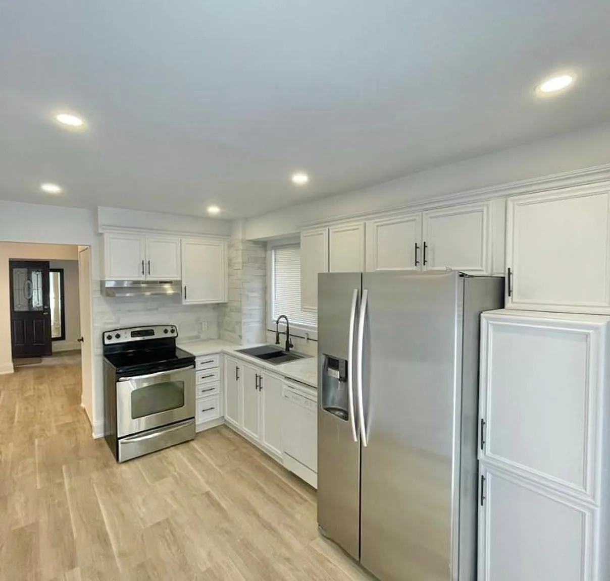 3 bed, $2,850 — Photo 3